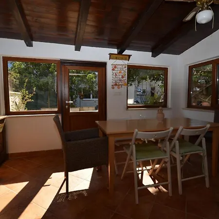 Orfeo Gripole Apartment *